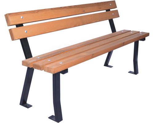 Drevená lavička s kovovými nohami na vonkajšie použitie