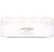 Štyri sviečky v stojane značky Artman Candles.