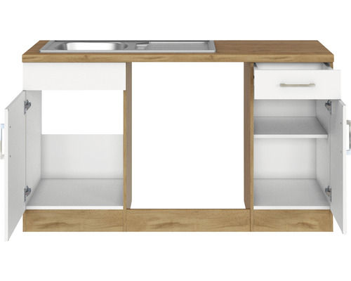 Kuchynská linka s drezom, zásuvkami a otvorenými dvierkami