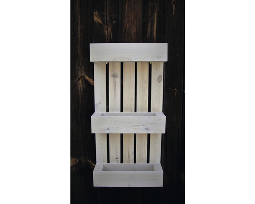 Drevený regál na rastliny s tromi policami na montáž na stenu