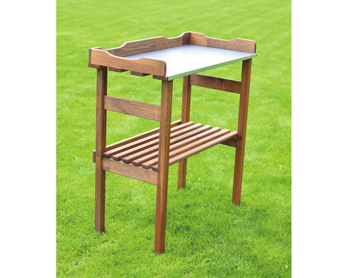 Záhradný stôl z dreva s odkladacou plochou a spodnou policou