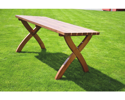 Drevený stôl s rámom v tvare X na vonkajšie použitie