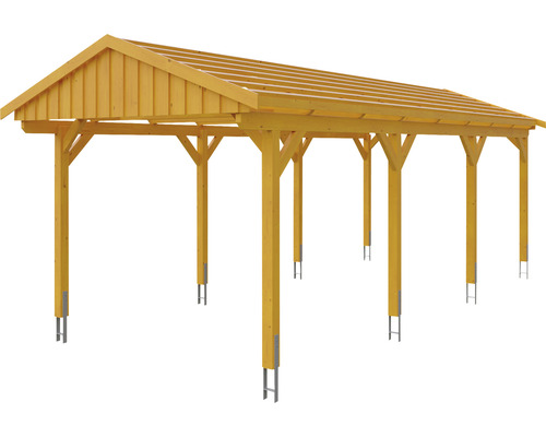 Drevený carport so strešnou konštrukciou a podpernými stĺpikmi