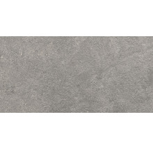 Sivá podlahová dlaždica s kamenným vzhľadom.