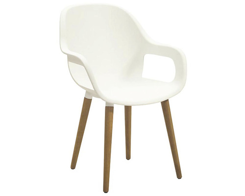 Biela stolička s opierkami na ruky a drevenými nohami