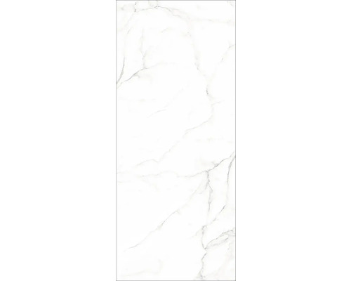 Biela dlaždica s mramorovým vzhľadom