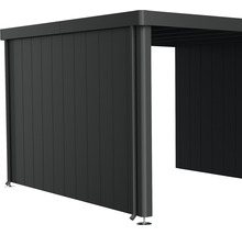 Moderný carport s uzavretou bočnou stenou z hliníka