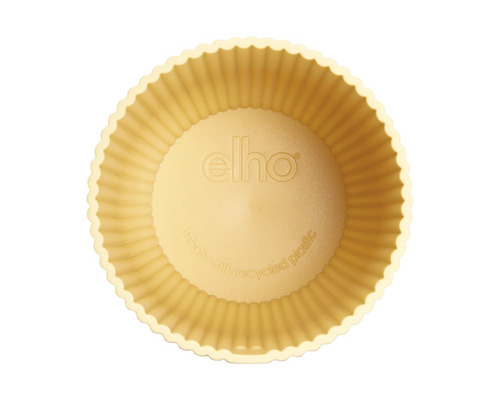 Plastový kvetináč so zvlneným okrajom zhora