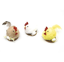 Dekoratívne sliepačie figúrky v rôznych prevedeniach na veľkonočnú výzdobu