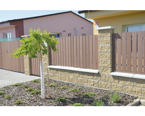 Betónový plot Face Blocks okrový štvorstranný 40 x 20 cm Záhradný plot z betónu a plastu s efektom dreva
