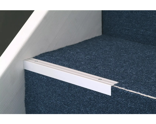 Detail schodu s profilom hrany schodu