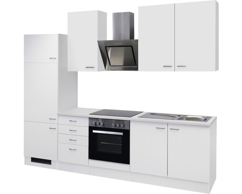Kompletná biela vstavaná kuchyňa so skrinkami, drezom, sporákom a digestorom