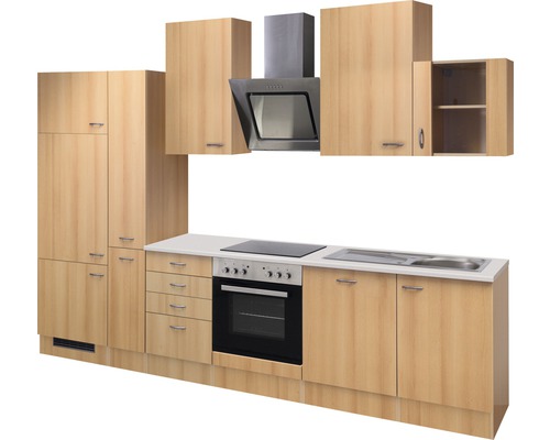 Vstavaná kuchyňa so závesnými skrinkami, digestorom, drezom a elektrickými spotrebičmi