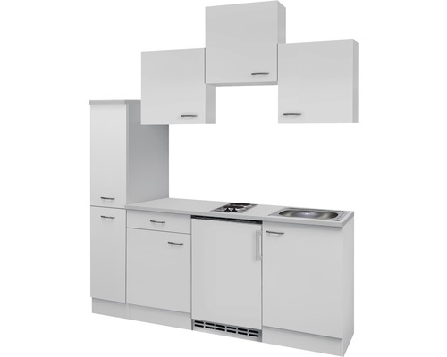 Kompaktná kuchynská linka s drezom, varnou doskou, chladničkou a závesnými skrinkami.