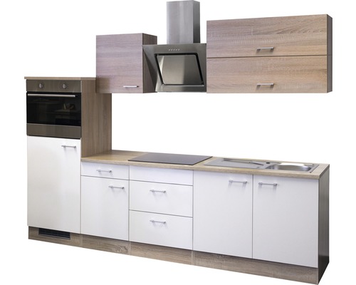 Moderná kuchyňa s elektrickými spotrebičmi, drezom a odsávačom pár