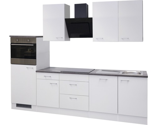 Kompletná biela kuchyňa s hornými a dolnými skrinkami, drezom, sporákom a odsávačom pár