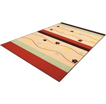 Vzorovaný koberec s kvetmi a srdiečkami