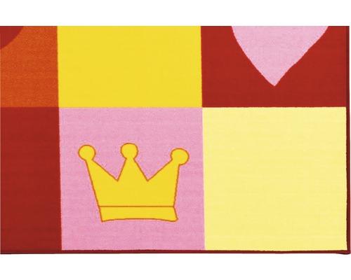 Koberec so vzorom srdca a koruny