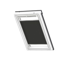 Strešné okno s čiernou plisovanou žalúziou