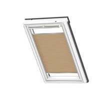 Strešné okno so zatvorenou plisovanou roletou