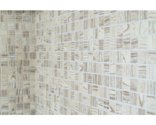 Detailný pohľad na obkladačku s mozaikovým vzorom