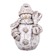 Dekoratívna figúrka Snehuliak s metlou a čiapkou