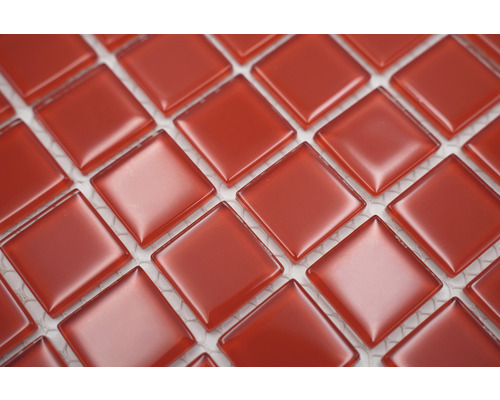 Štvorcové sklenené mozaikové dlaždice, detailný záber