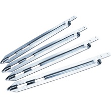 Štyri kovové zemné kotvy