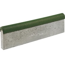 Betónový obrubník s plastovým krytom