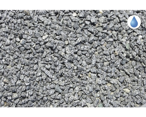 Detailný záber okrasnej drviny so symbolom priepustnosti vody