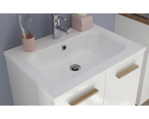 Skrinka pod umývadlo s bielym umývadlom, batériou a odkladacou plochou