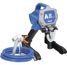 Striekacie zariadenie s pištoľou a hadicou