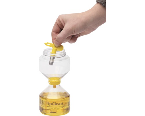Čistiaca nádoba na striekacie trysky TipClean v prevádzke
