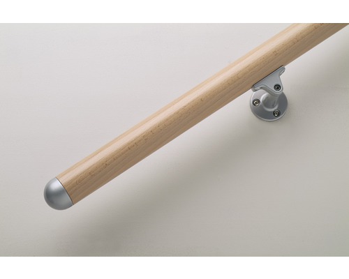 Drevené madlo so striebornými držiakmi a koncovkami na montáž na stenu