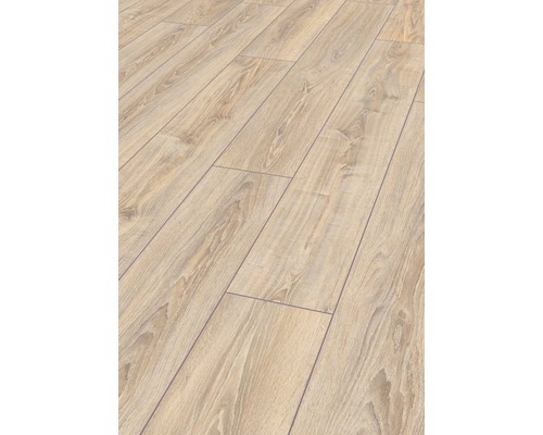 Položená laminátová podlaha s drevenou štruktúrou