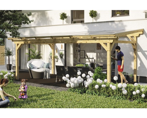 Drevená pergola na terase so záhradným nábytkom a ľuďmi
