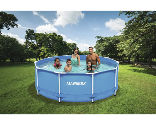 Rodina v bazéne Marimex Frame Pool v záhrade