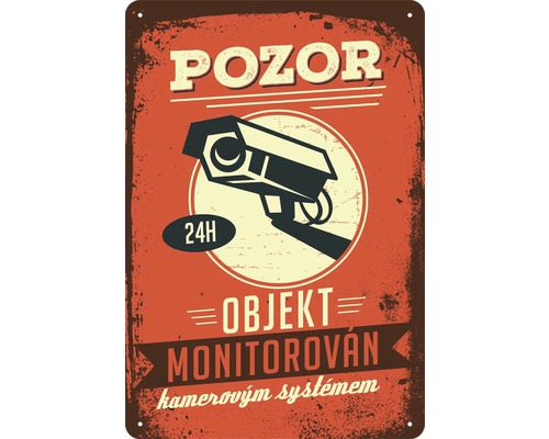 Kovová tabuľa s motívom bezpečnostnej kamery a textom 'Pozor Objekt monitorován kamerovým systémem'