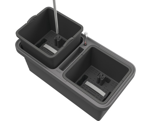 Dvojitý kvetináč so zavlažovacím systémom a ukazovateľom hladiny vody