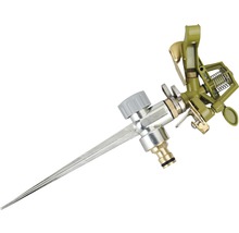 Zavlažovač trávnika so zemným hrotom na zavlažovanie trávnikov