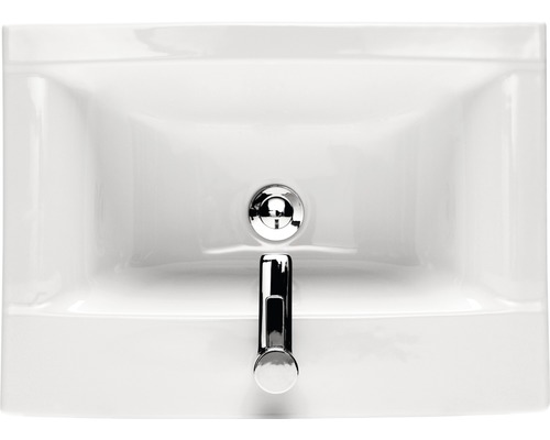 Pohľad zhora na umývadlo s vodovodnou batériou