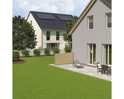 Záhradná scéna s výsuvnou bočnou markízou na terase vedľa domu