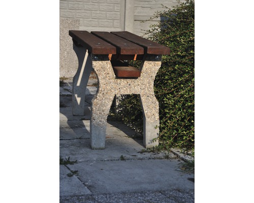 Záhradná lavica z betónu a dreva