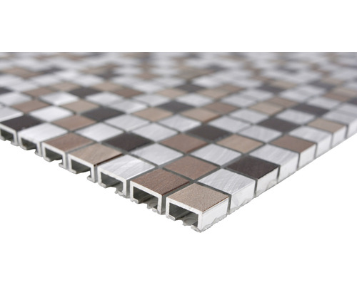 Mozaiková dlaždica so štvorcovými prvkami