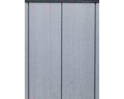 Vlhké drevené obloženie fasády