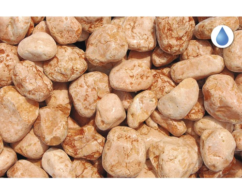 Detailný pohľad na okrasný štrk s vodoodpudivým povrchom