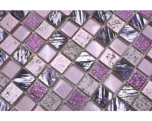 Detail štvorcových mozaikových dlaždíc s rôznymi textúrami