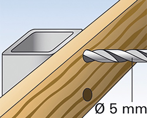 Vŕtanie 5 milimetrového otvoru do drevenej dosky