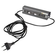 Napájací zdroj s pripojovacím káblom a zástrčkou