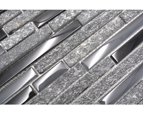 Mozaika z kameňa a kovu